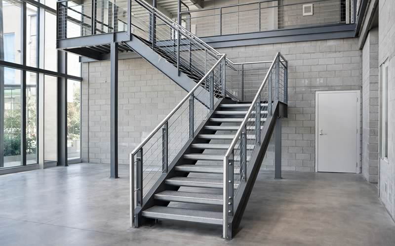 Escaleras metálicas como solución estructural y arquitectónica